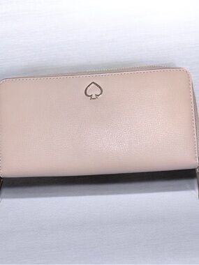 NWOT Kate Spade New York Adel Wallet in Warm Beige